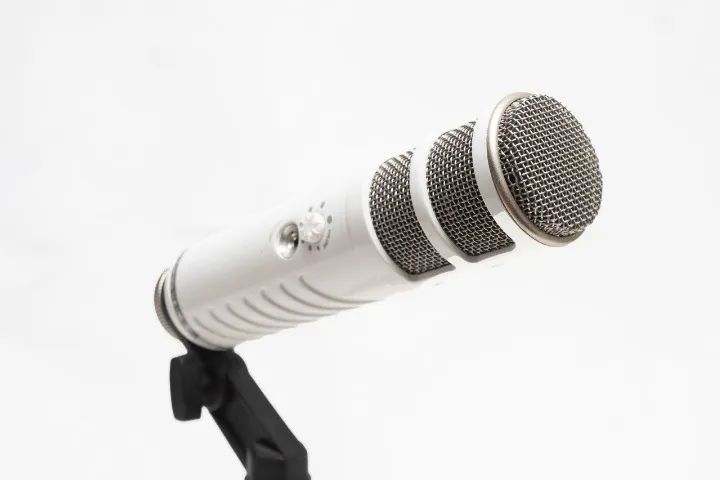 Microfone Rode Podcaster Branco - Foto 3