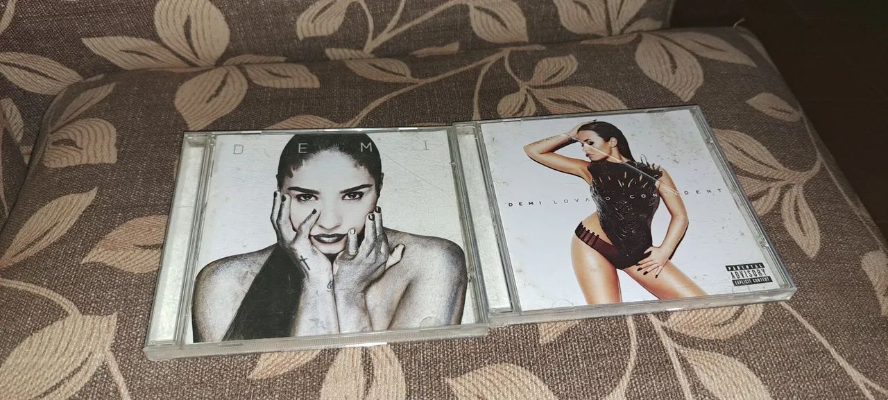 2 cds DEMI LOVATO 50,00 em tudo. - Foto 4