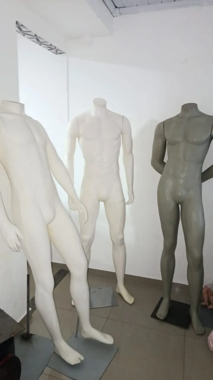 Manequins masculinos para vitrine ou loja