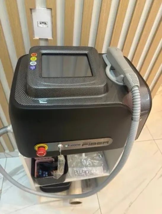 MÁQUINA DE DEPILAÇÃO A LASER (Passo cartão)