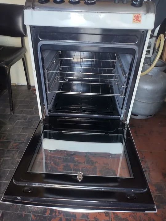 FOGÃO. ELECTROLUX FUNCIONANDO PERFEITAMENTE. AUTOMÁTICO OK . BARATO PRA SAIR HOJE - Foto 3