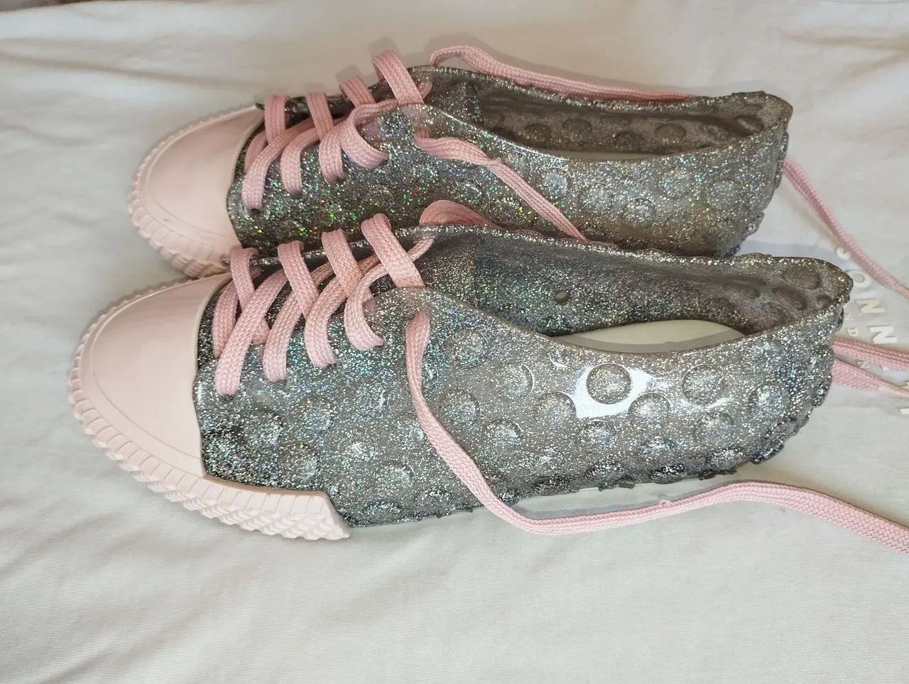 Tênis Glitter Prata Melissa com Detalhes Rosa - Foto 3