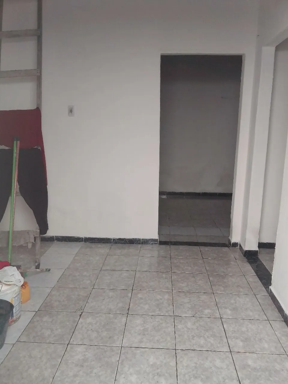 Alugo casa tipo kitnet , R$- 420,00