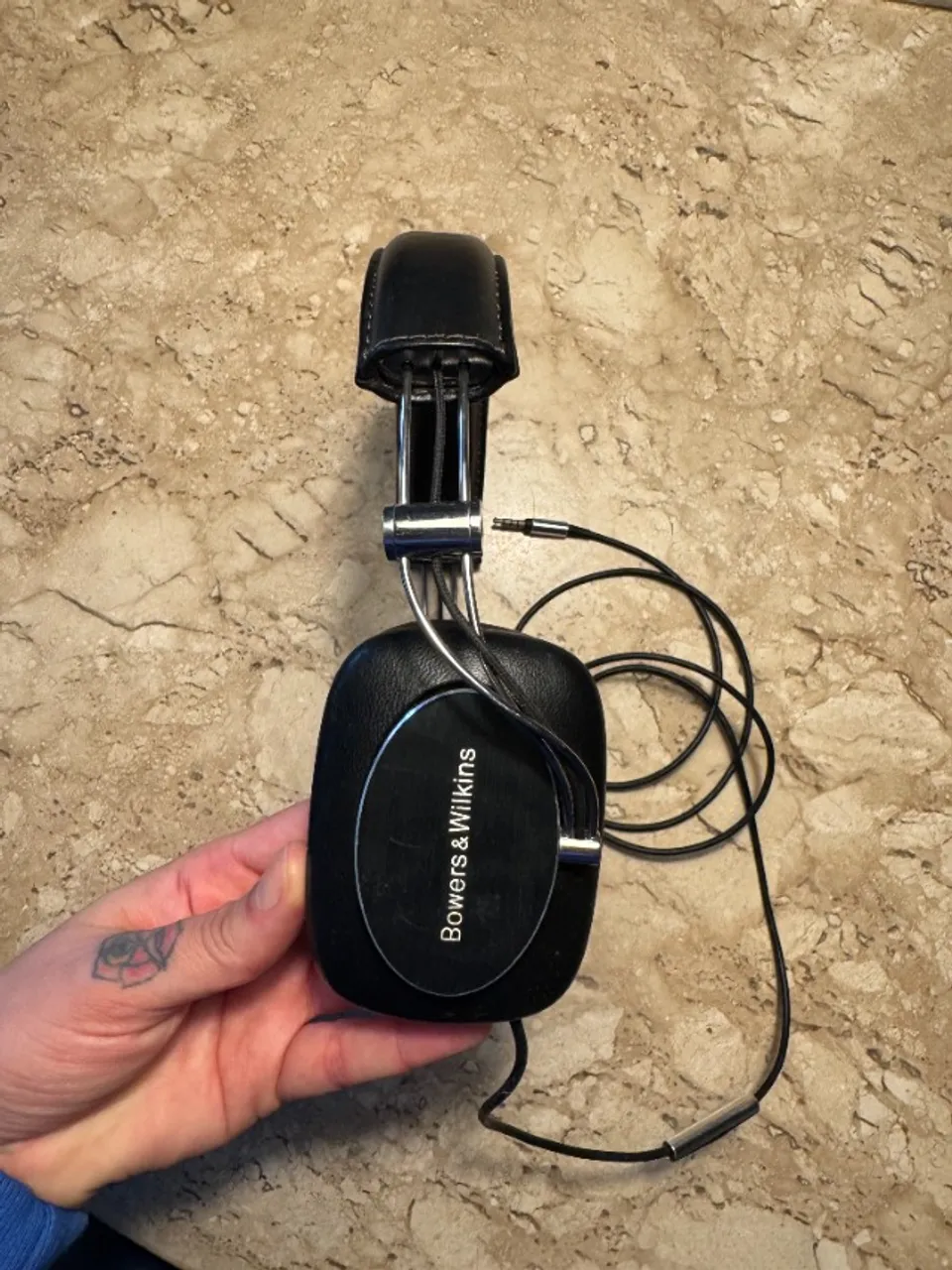 Fone de Ouvido Bowers & Wilkins P5 - On-Ear - Com Fio