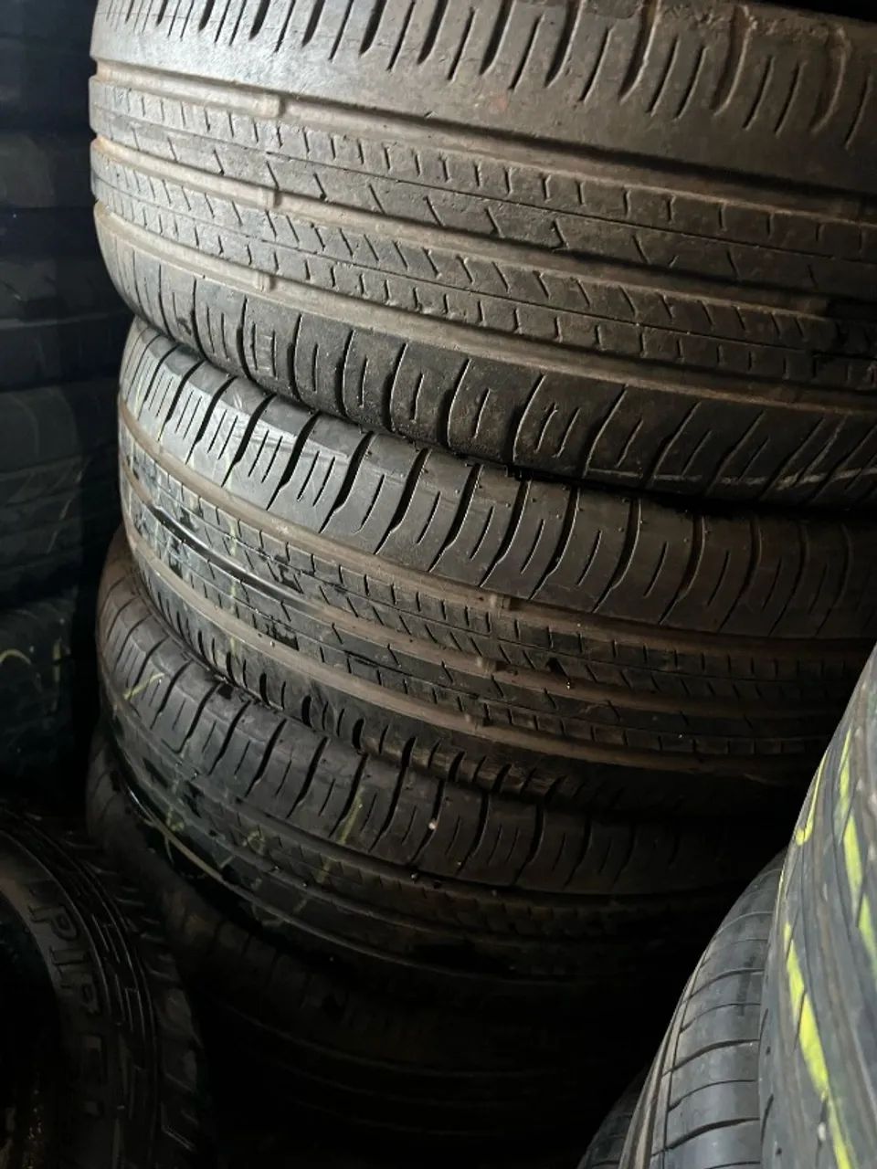 Pneu Dunlop 185/65/15 90 % Vida util.
