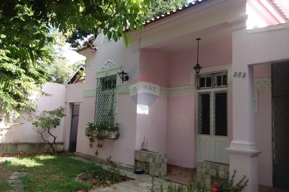 Aluga-se casa em Casa Forte