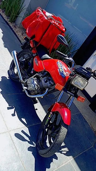 Honda CG 125 - Vermelha - Ótimo estado