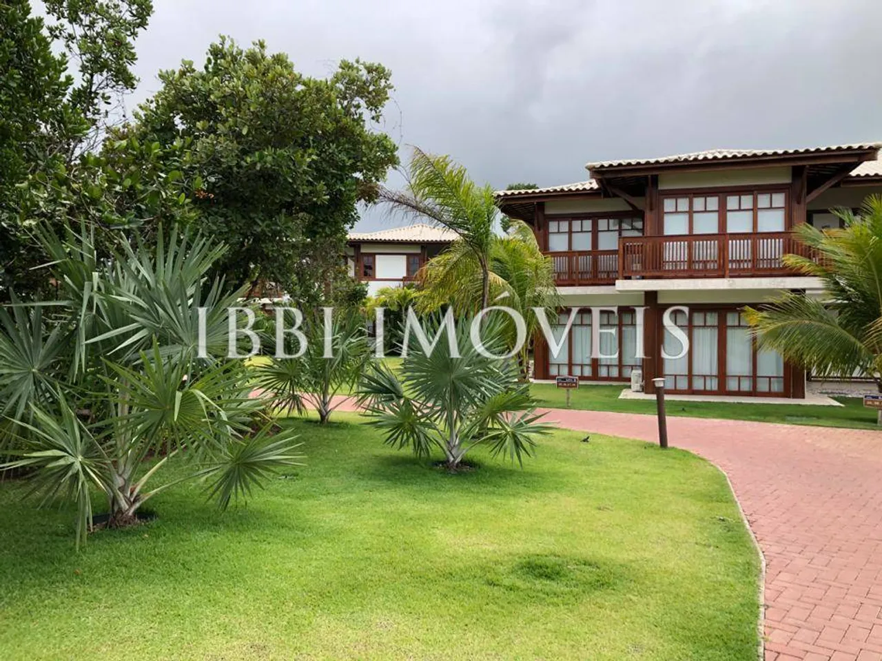 Village Em Condomínio Novo
