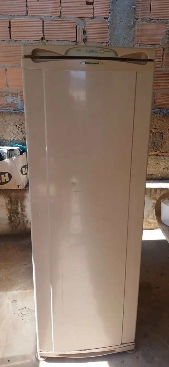 Geladeira Continental 