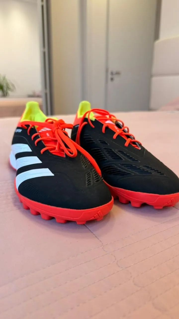 Chuteira Adidas Society - NUNCA USADA tamanho 38 - Calçados