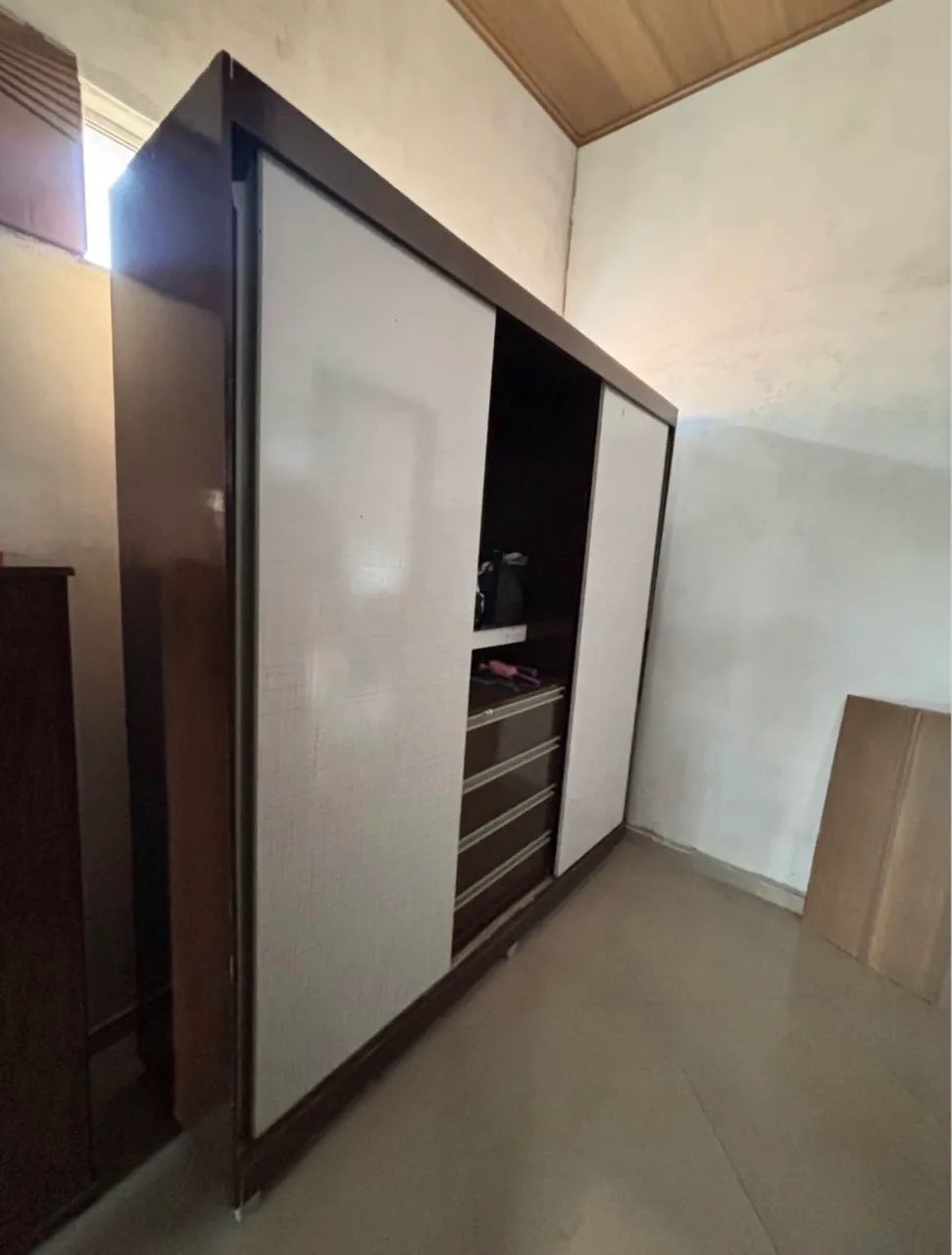 Vendo guarda-roupa de casal 