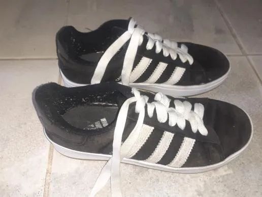 Tênis Adidas