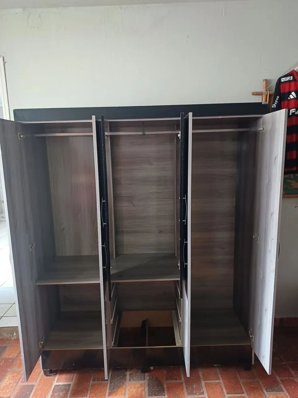 Guarda Roupas de Solteiro  - Foto 2