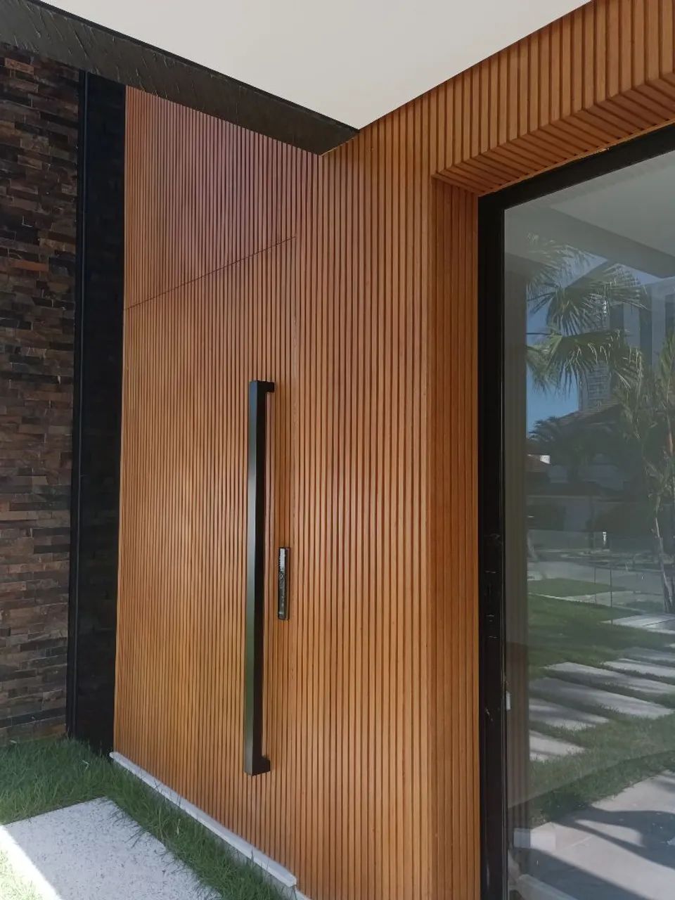 Colocação de portas fechaduras eletrônicas reparo com cinto e reforma - Foto 2