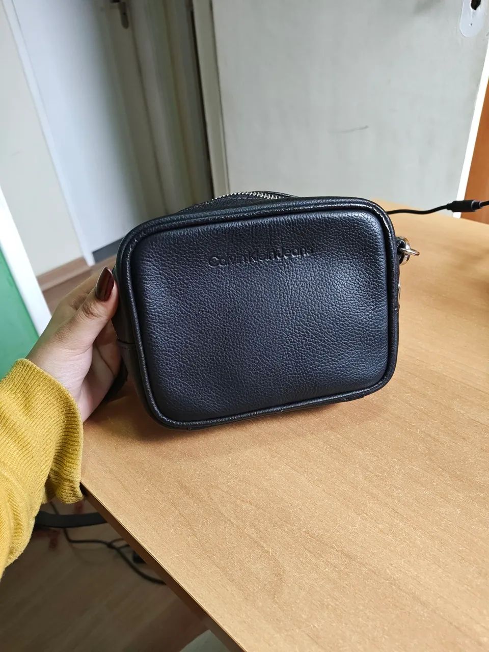 Bolsa Calvin Klein preta - Foto 2