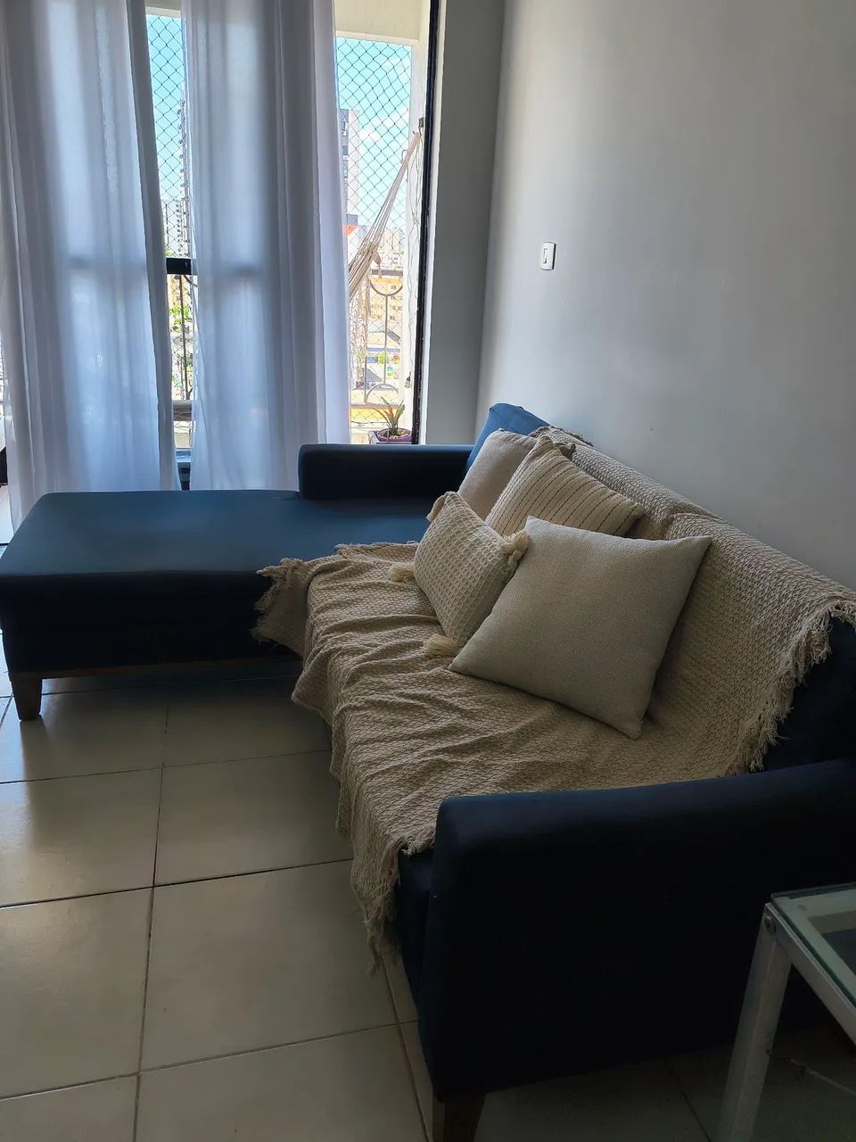 Sofá com Chaise azul-marinho(2,00m)Grageru - 1.000,00,