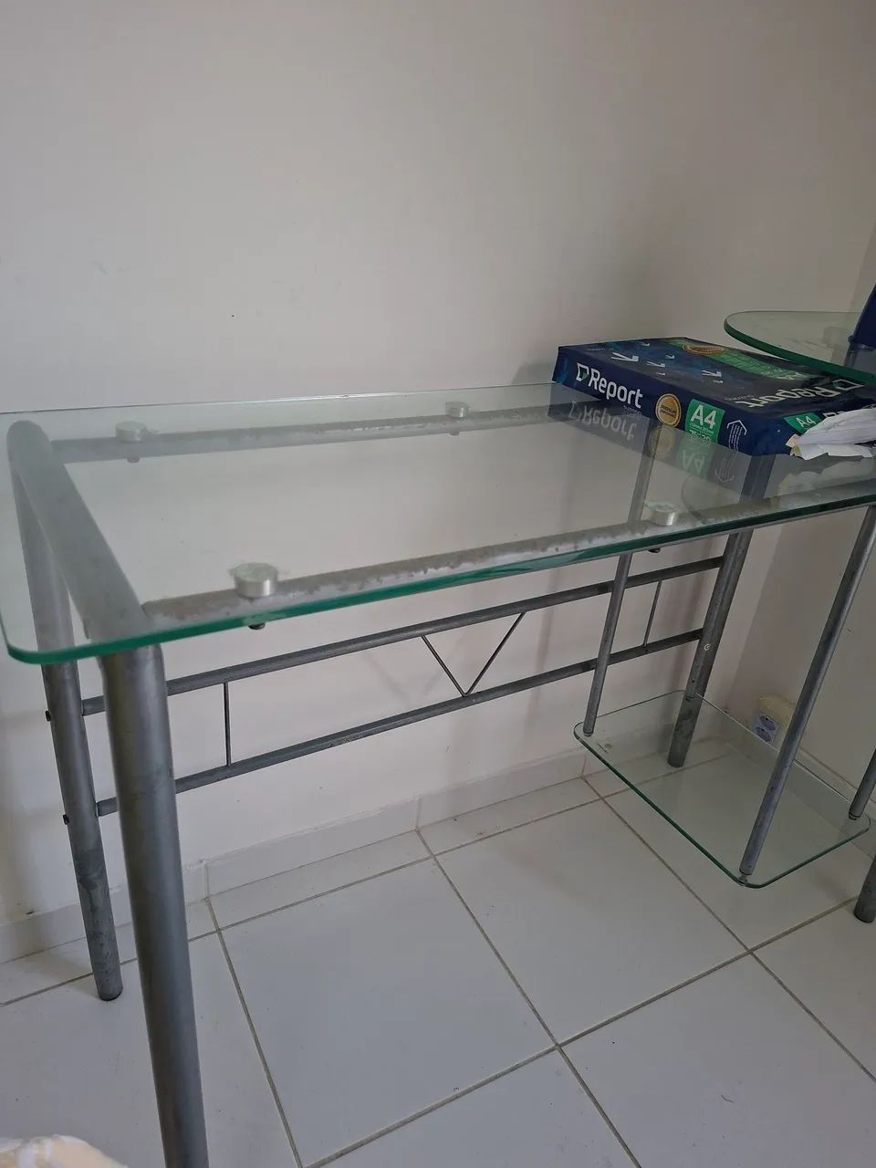 Escrivaninha de alumínio e vidro  - Foto 4