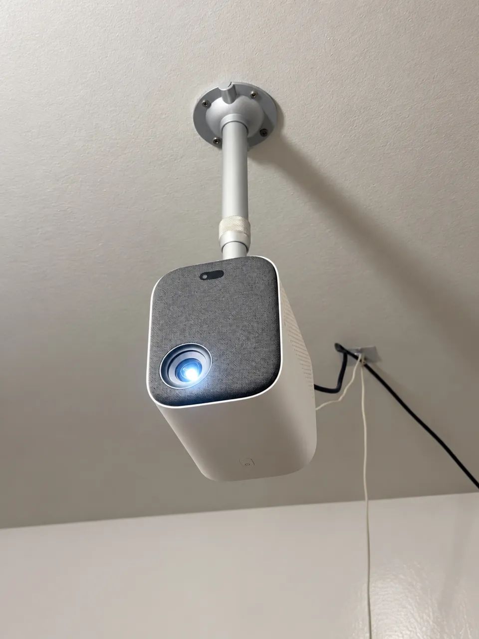 Mi Smart Projector 2