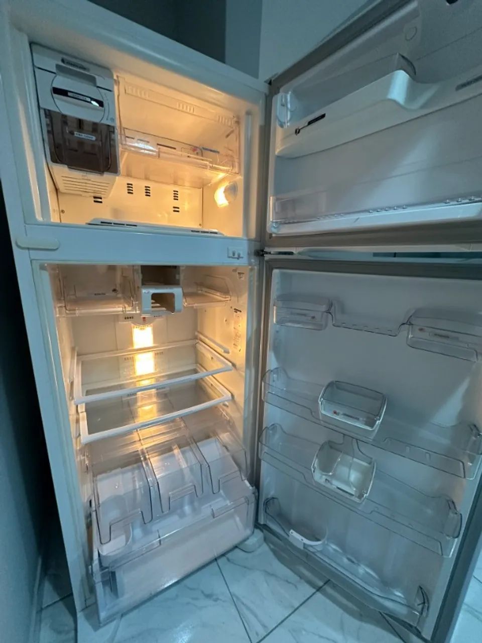  Geladeira Brastemp Ative Frost Free Duplex 403 Litros com Smart Bar - Para Conserto!