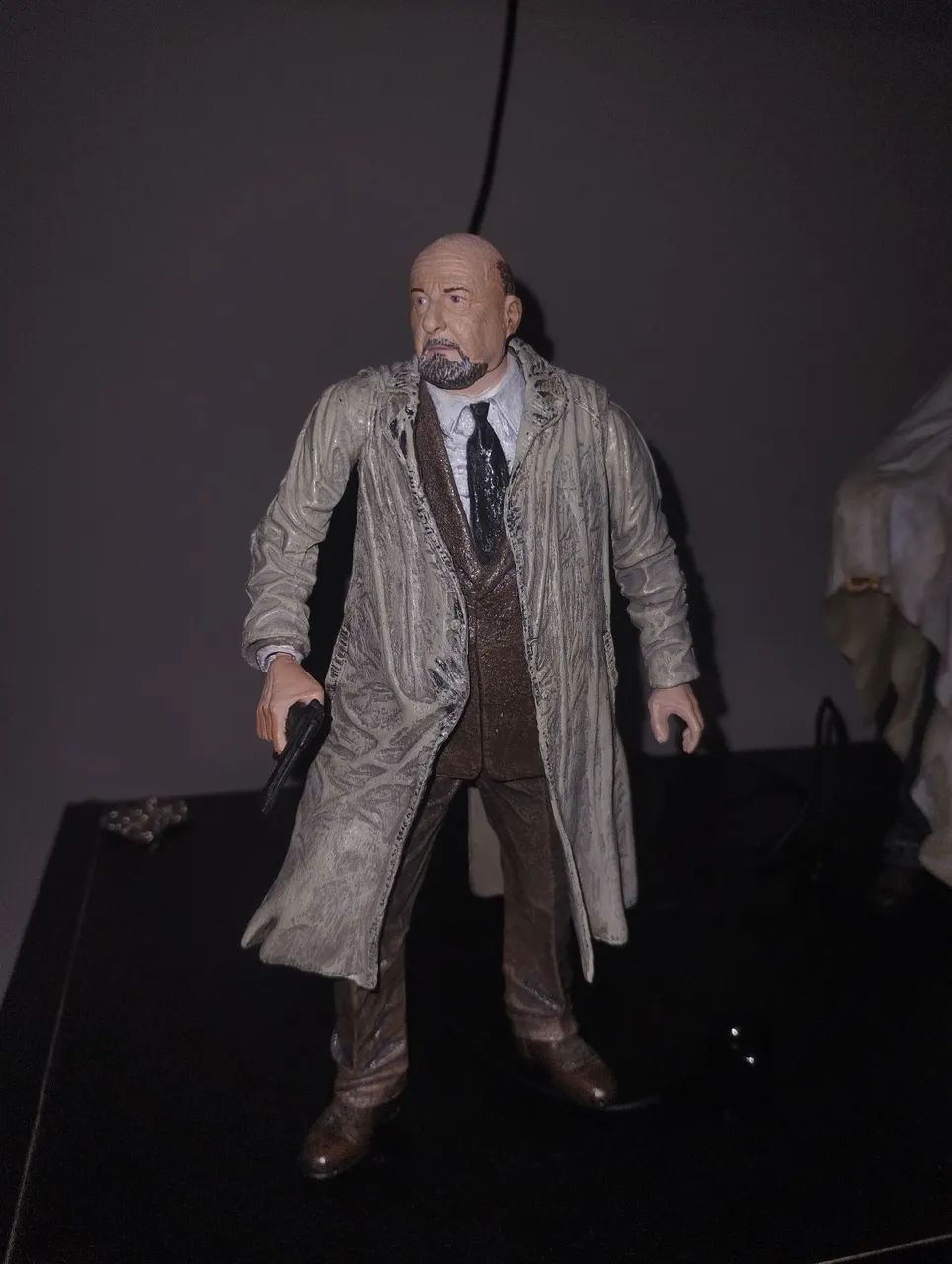 Boneco dr loomis neca halloween 