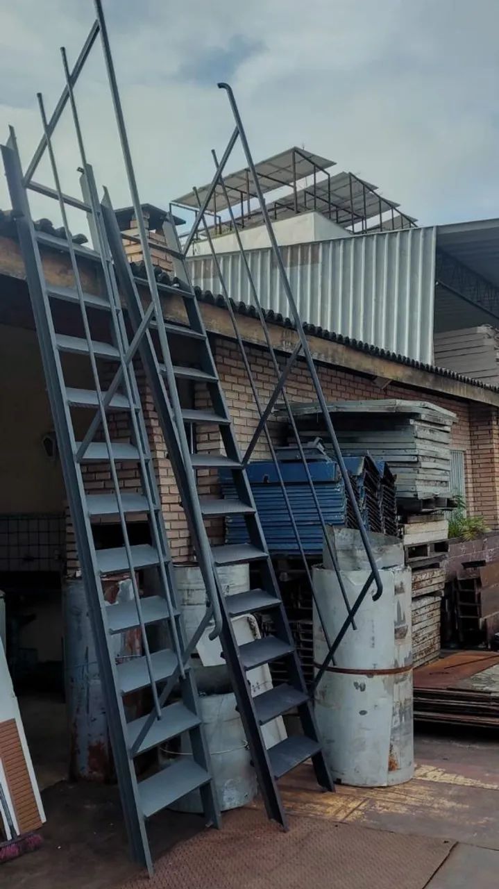 Escada de ferro / escada reta