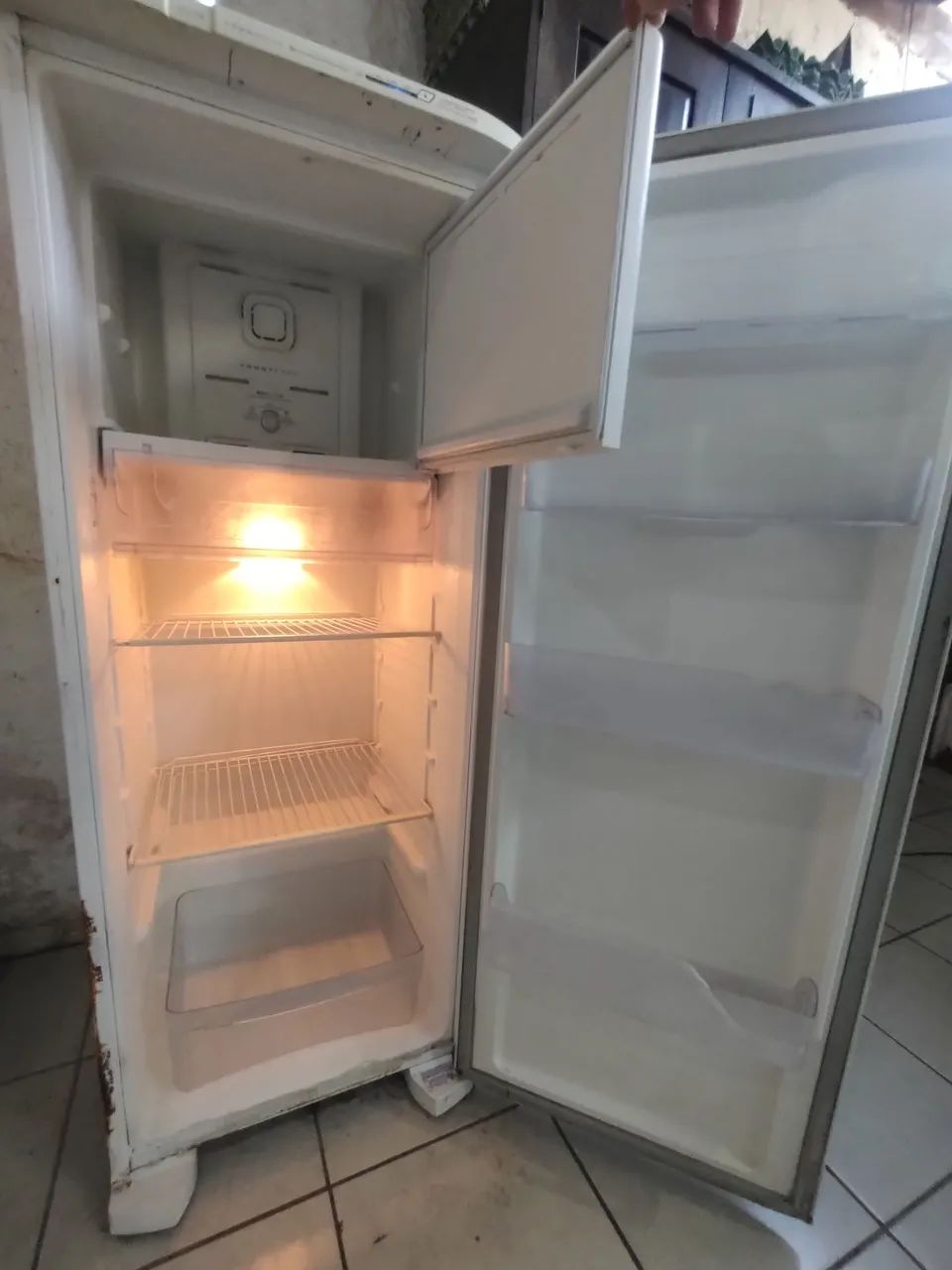 Geladeira Eletrolux Funcionando Perfeitamente 