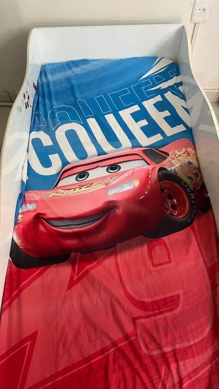 Cama de carro e colchão 