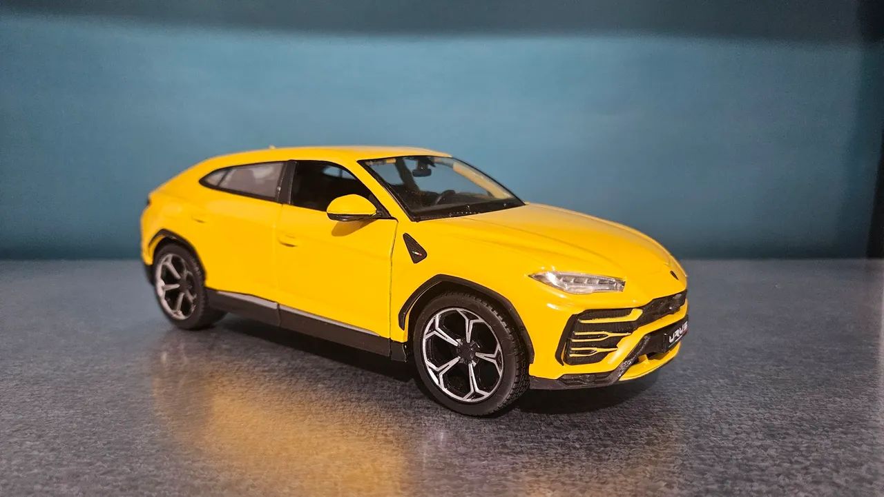 Miniatura Lamborghini Urus 1:24 - Foto 4