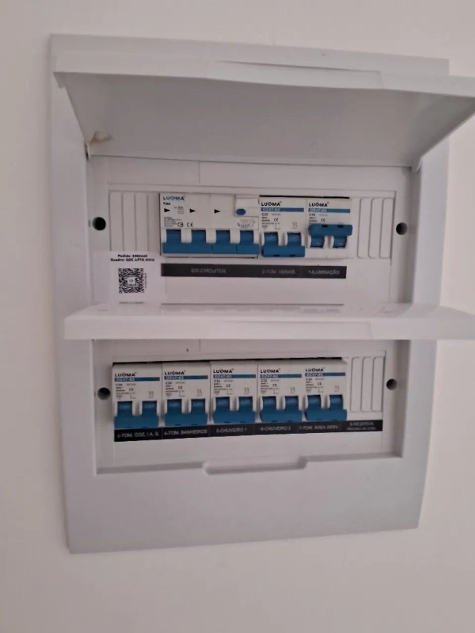 Manutenção  de elétrica 