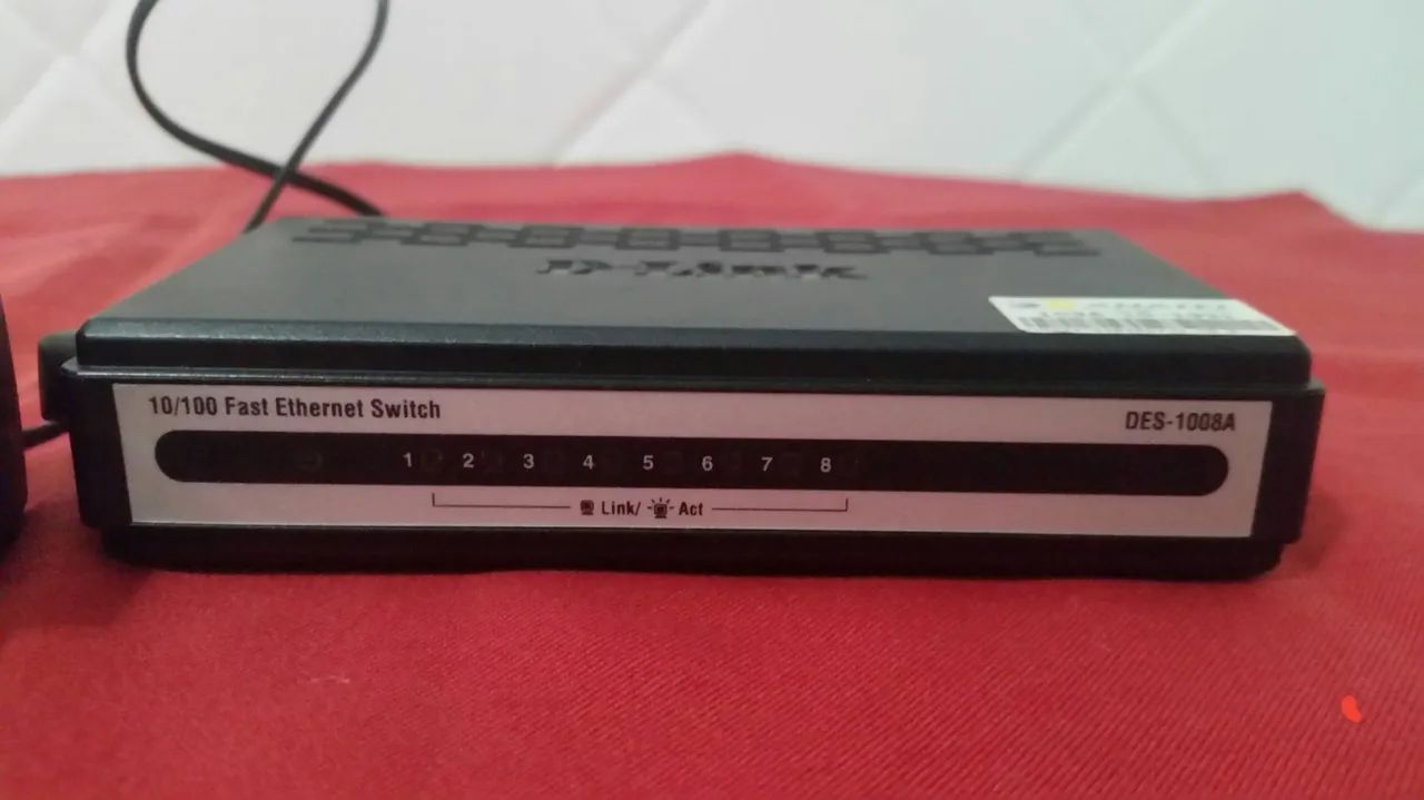 Switch de Rede 10/100 Fast Ethernet DES-1008A405755349341327363