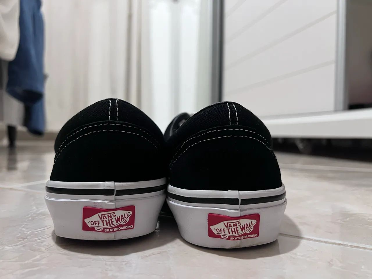 Vans Tênis Skate Authentic Black White - Foto 4