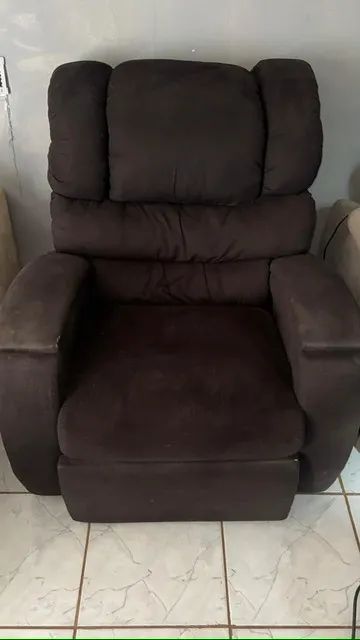 Poltrona do papai reclinável retrátil cor preta