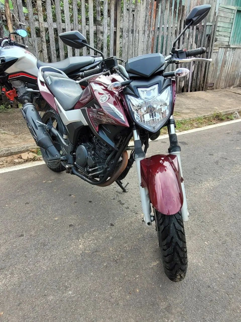 Vendendo essa moto yamaha