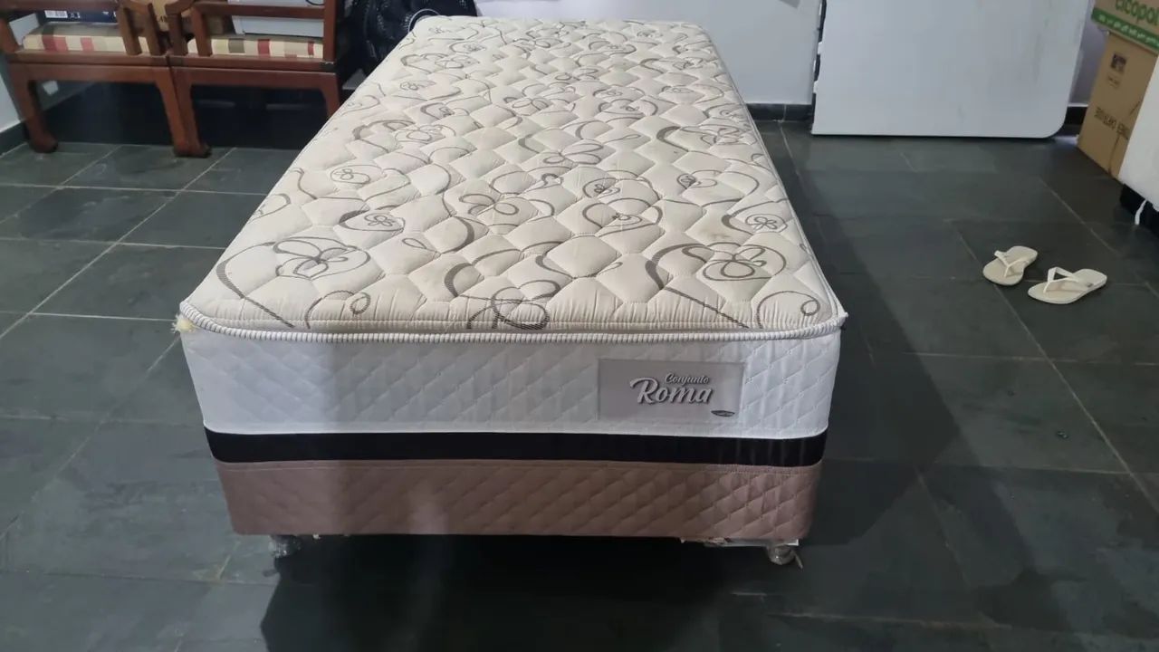 Cama box solteiro em ótimo estado