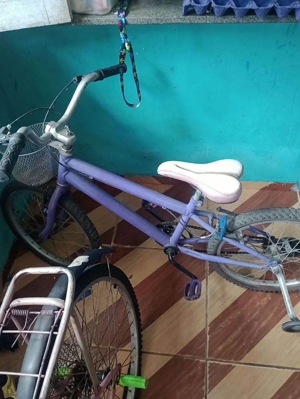 Bicicleta roxa aro 16