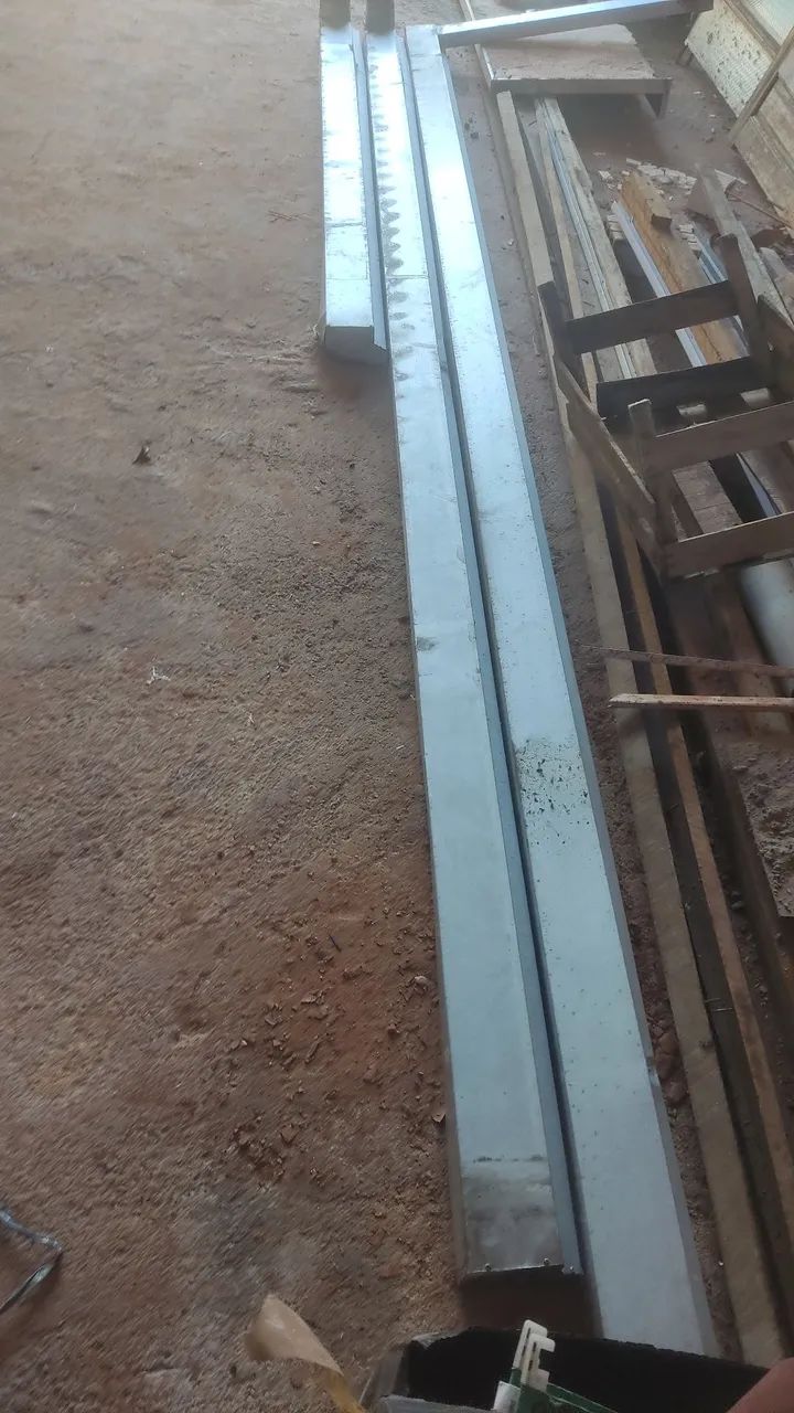 VENDIO CALHAS EM ÓTIMO ESTADO 2
