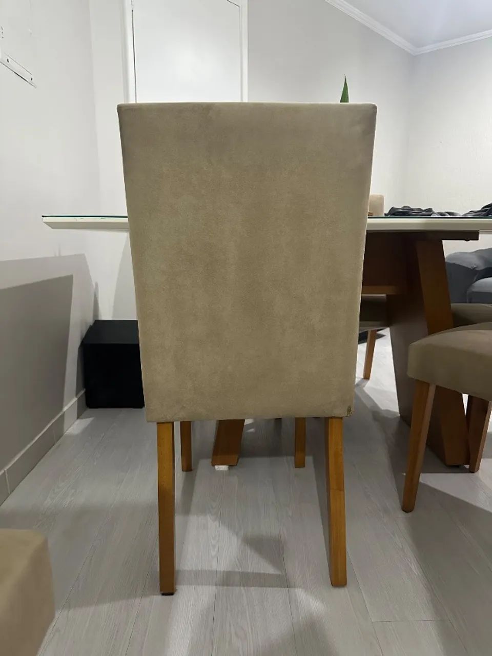 Mesa de Jantar com Seis Cadeiras - Foto 4