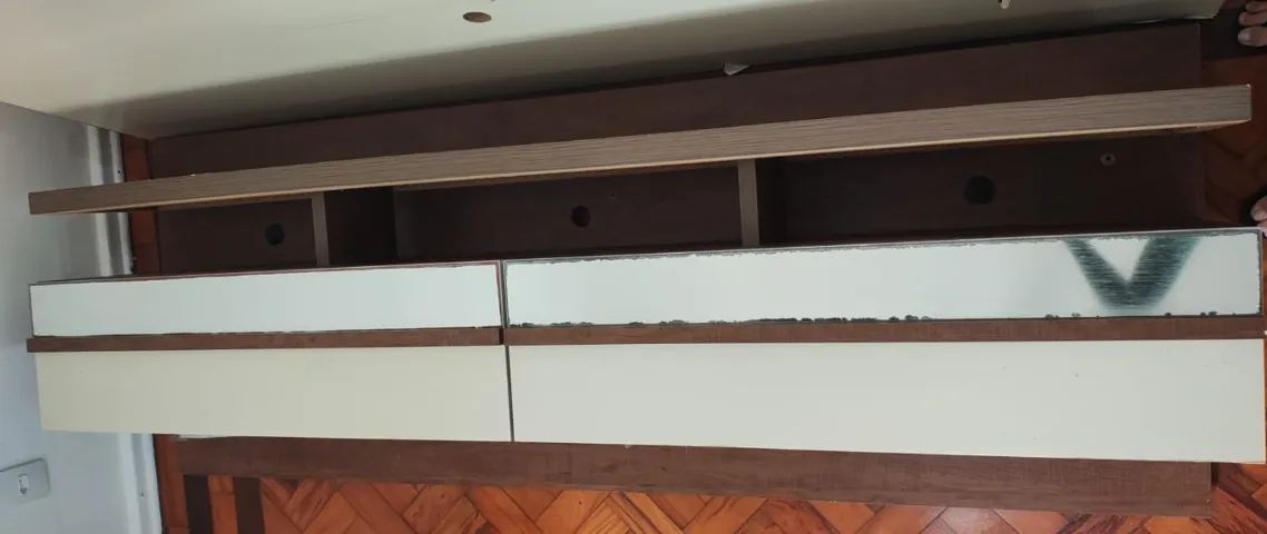 - *Painel suspenso* p/ TV e rack com espelho - Foto 2