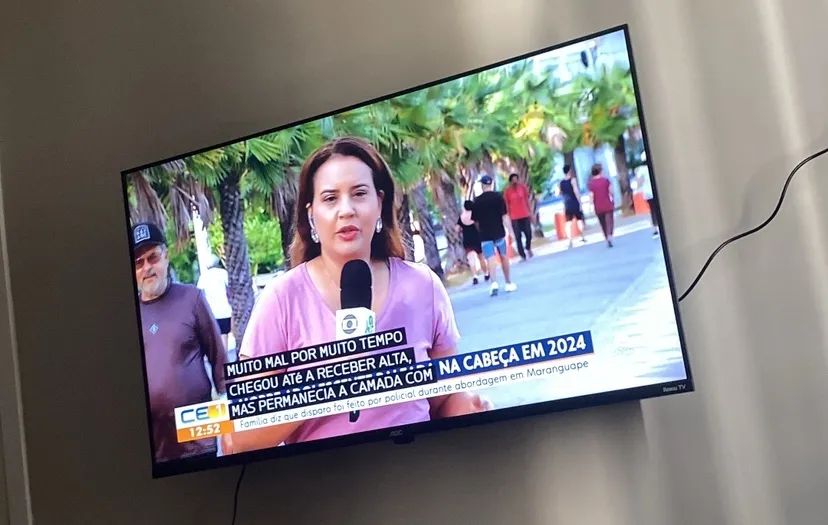 tv smart 43' semi nova AOC