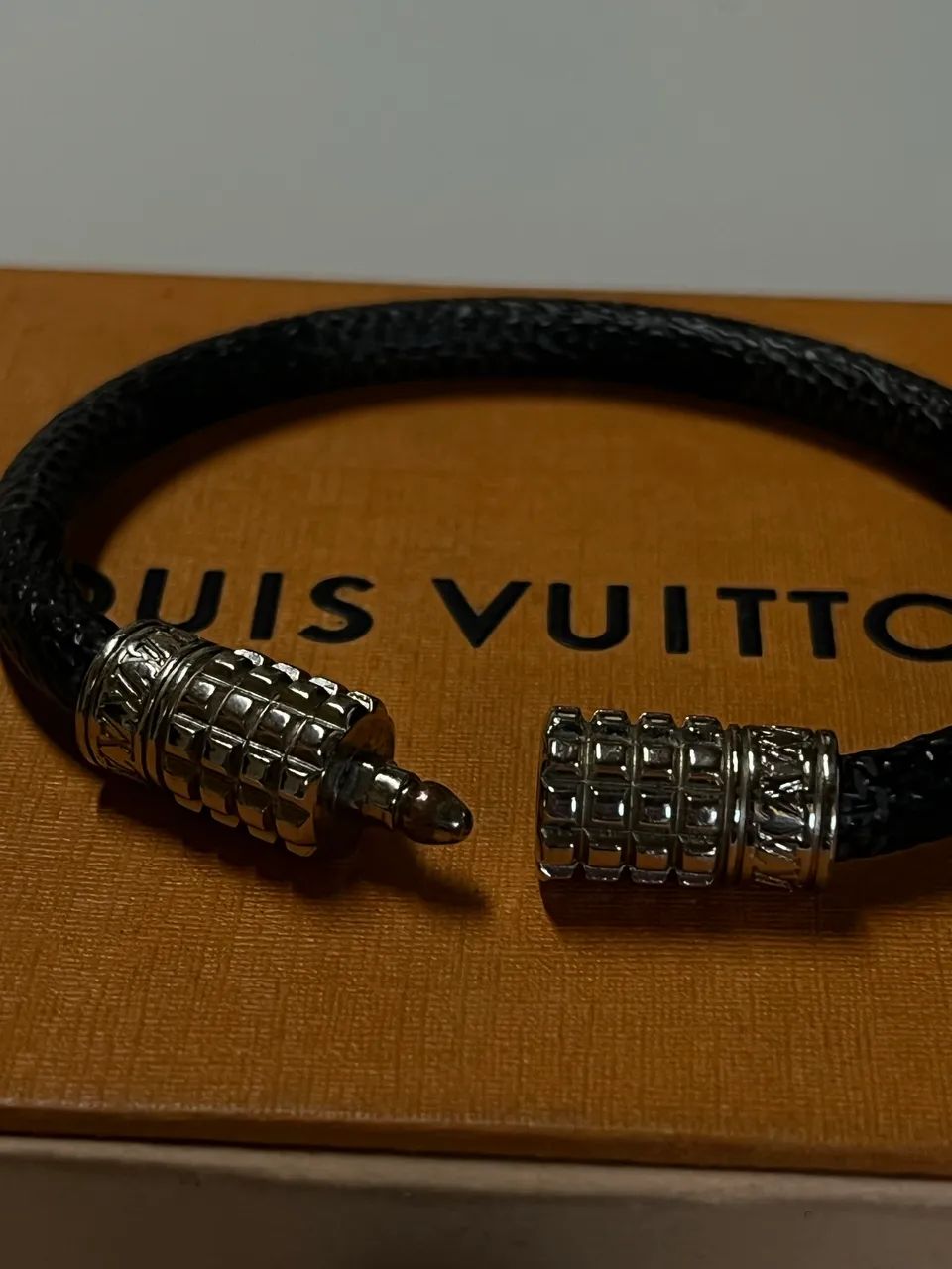 Bracelete Louis Vuitton Digit Damier  - Foto 2