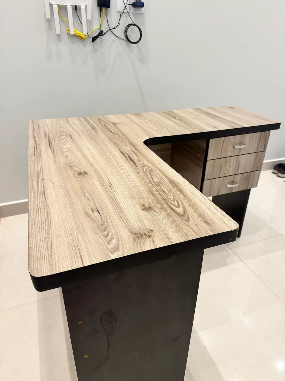 Mesa escritório em ?L? com 3 gavetas 100% MDF - Foto 2