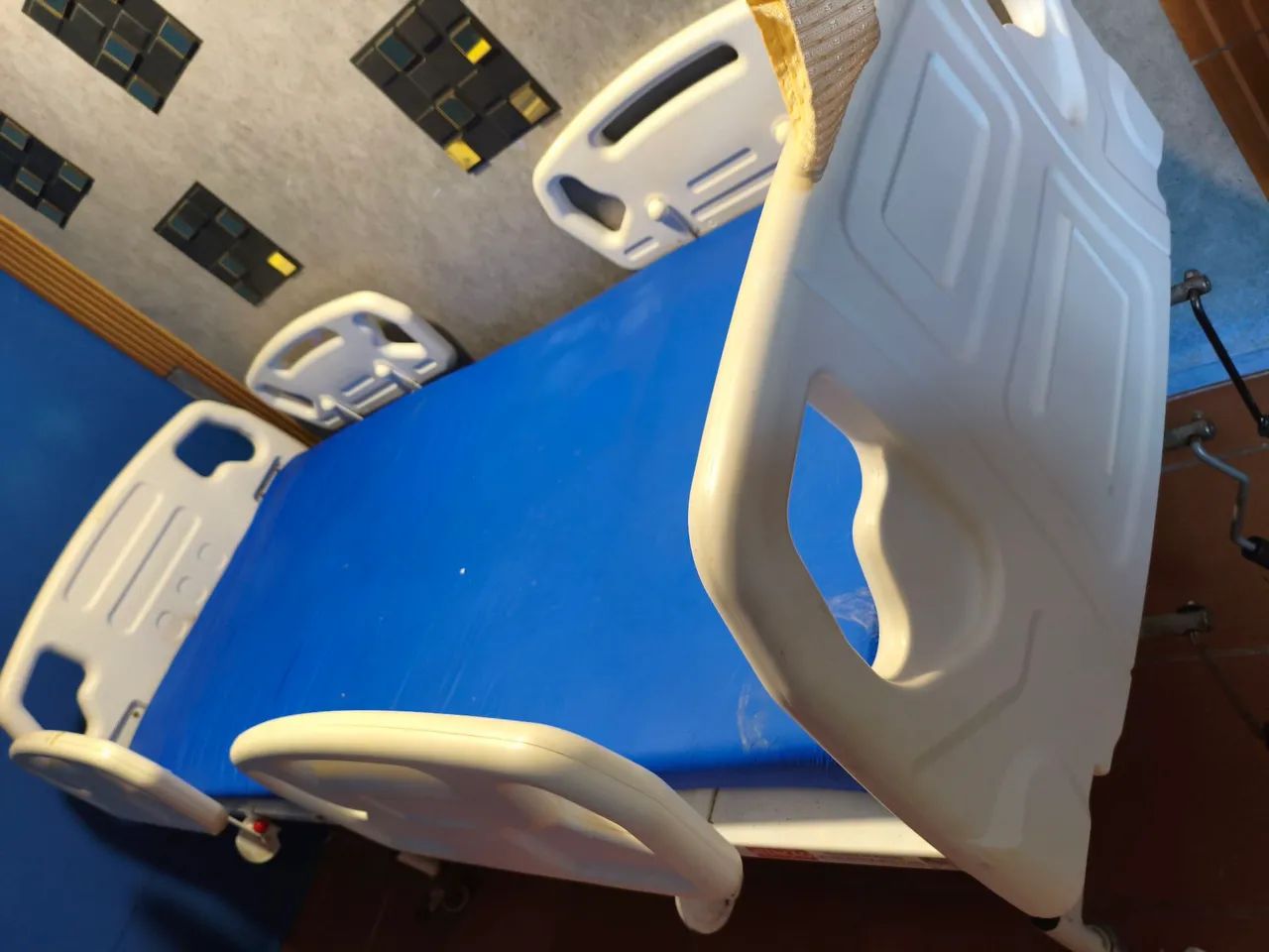 Cama hospitalar 3 manivelas, posso negociar ela - Foto 2