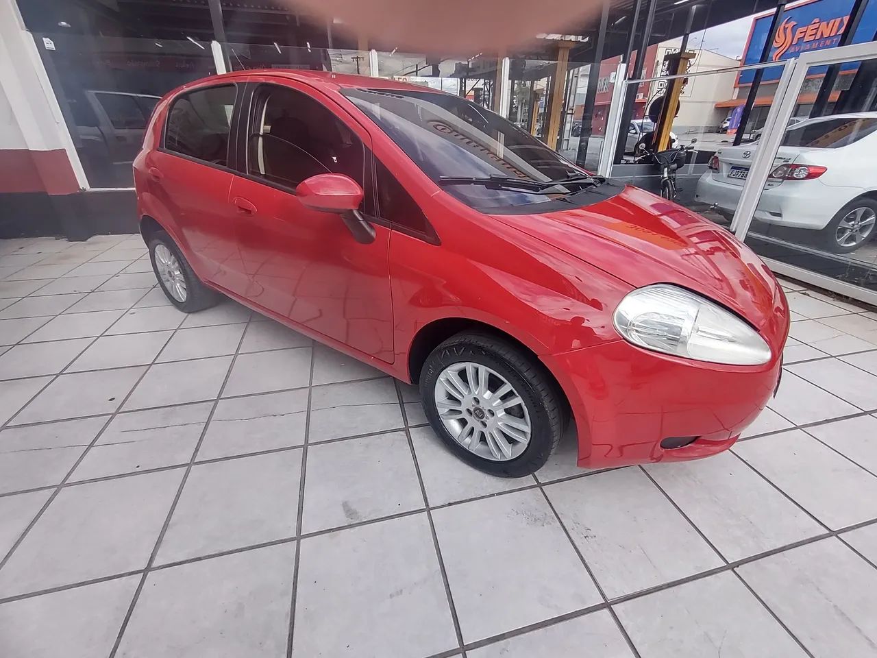 Fiat Punto Attractive 1.4 Fire Flex 8V 5P 2011 - Foto 4