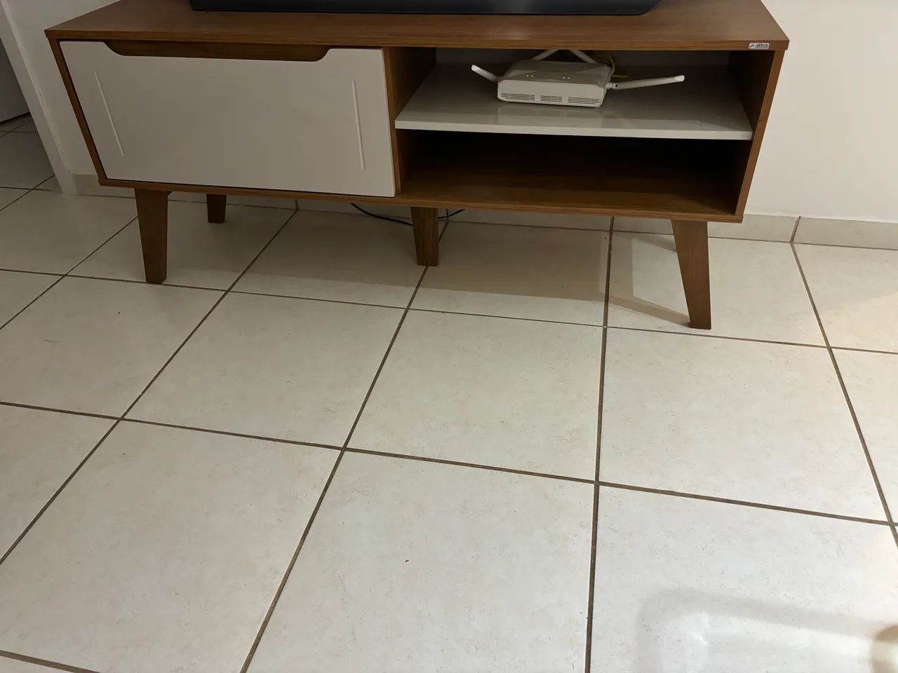  E do Rack semi novo usado apenas 1 mês  amadeirado e branco  - Foto 4