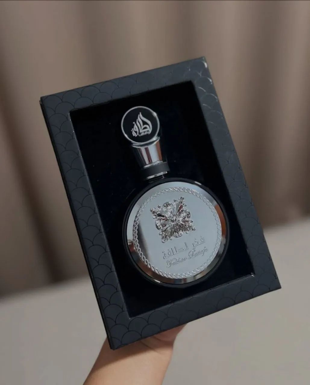 presente dia dos namorados Perfume Árabe Fakhar Black  - Foto 2