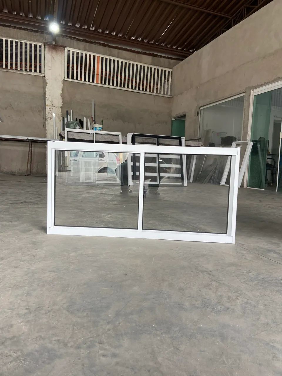 JANELA ALUMÍNIO sendo 2 folhas branco ou preto