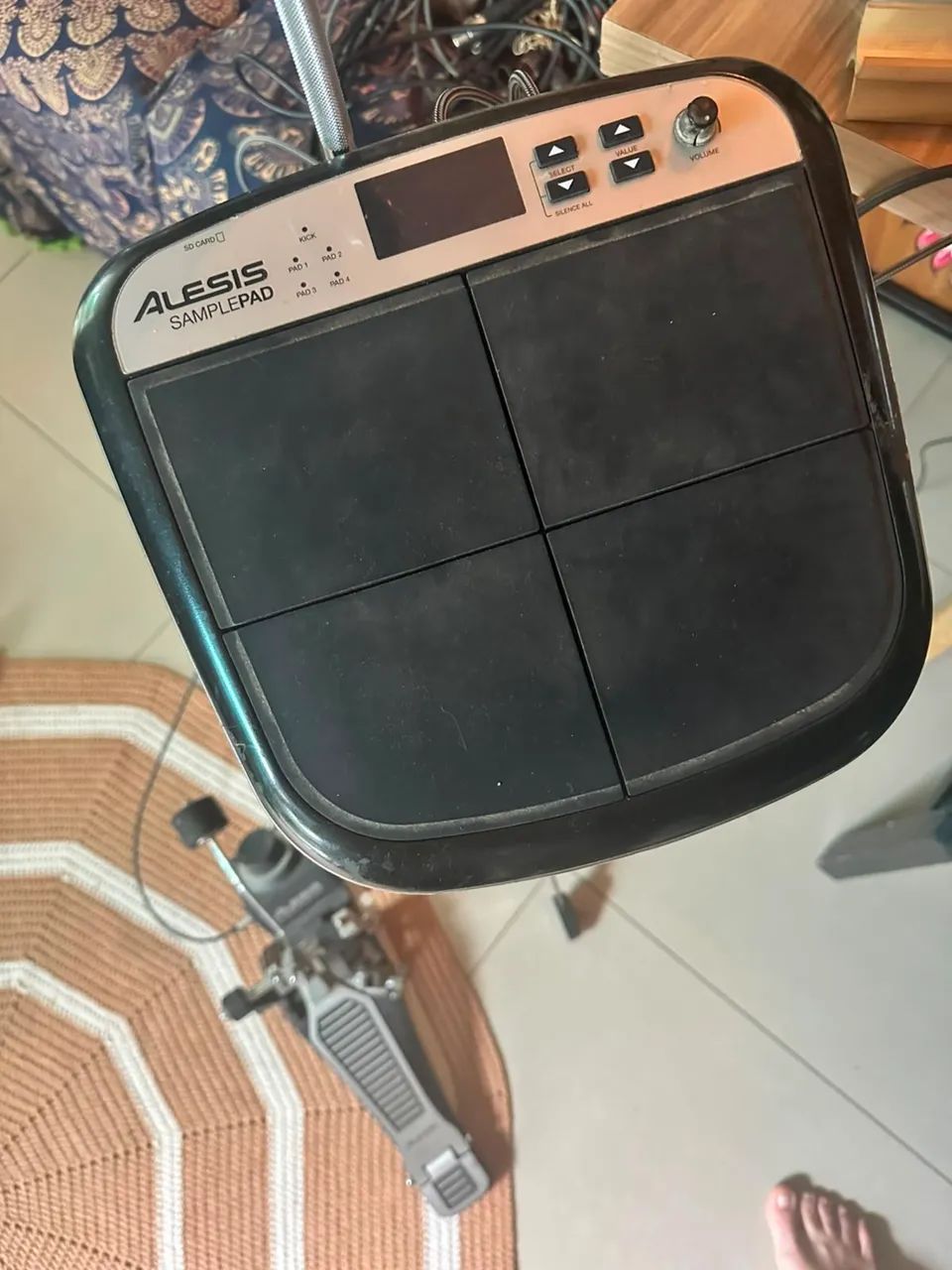 Samplepad 4 ALESSIS com cartão SD + pedal Kick eletrônico  Pretendo - Foto 3