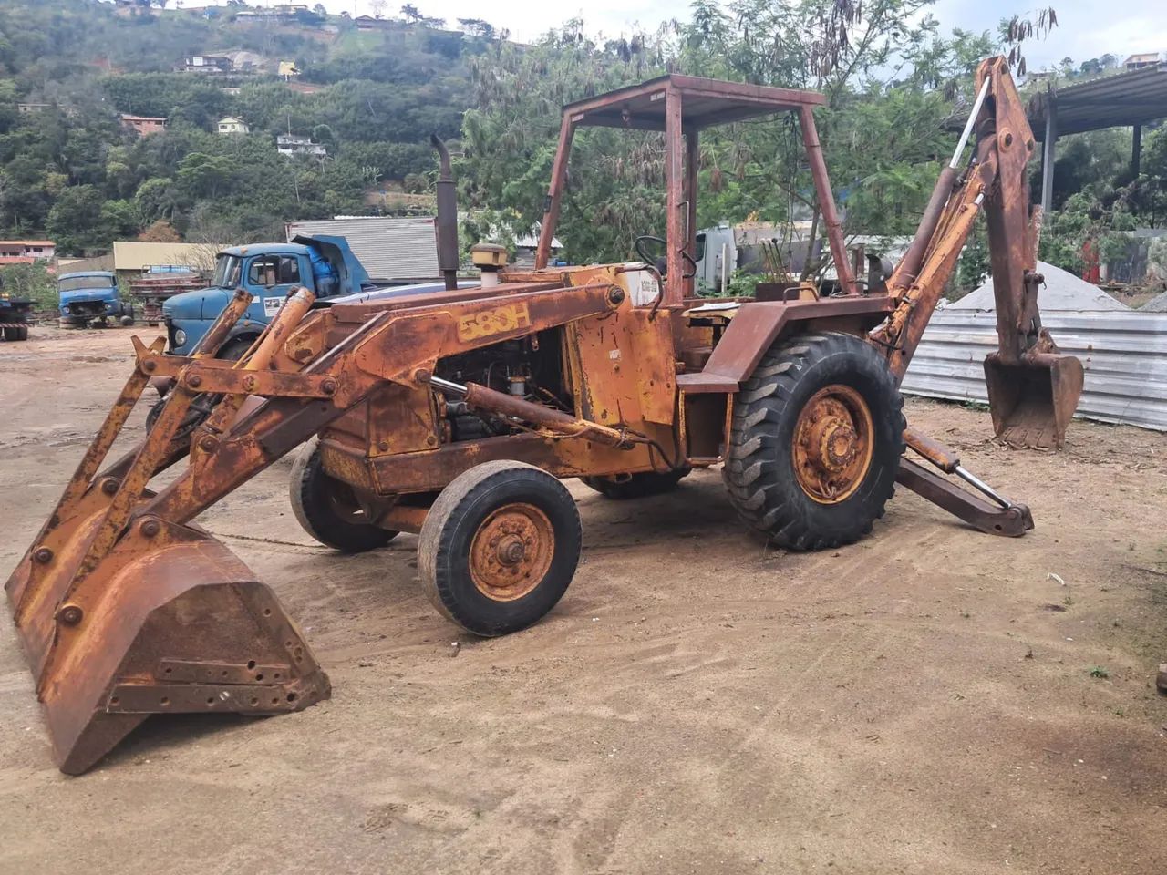 Retroescavadeira Case