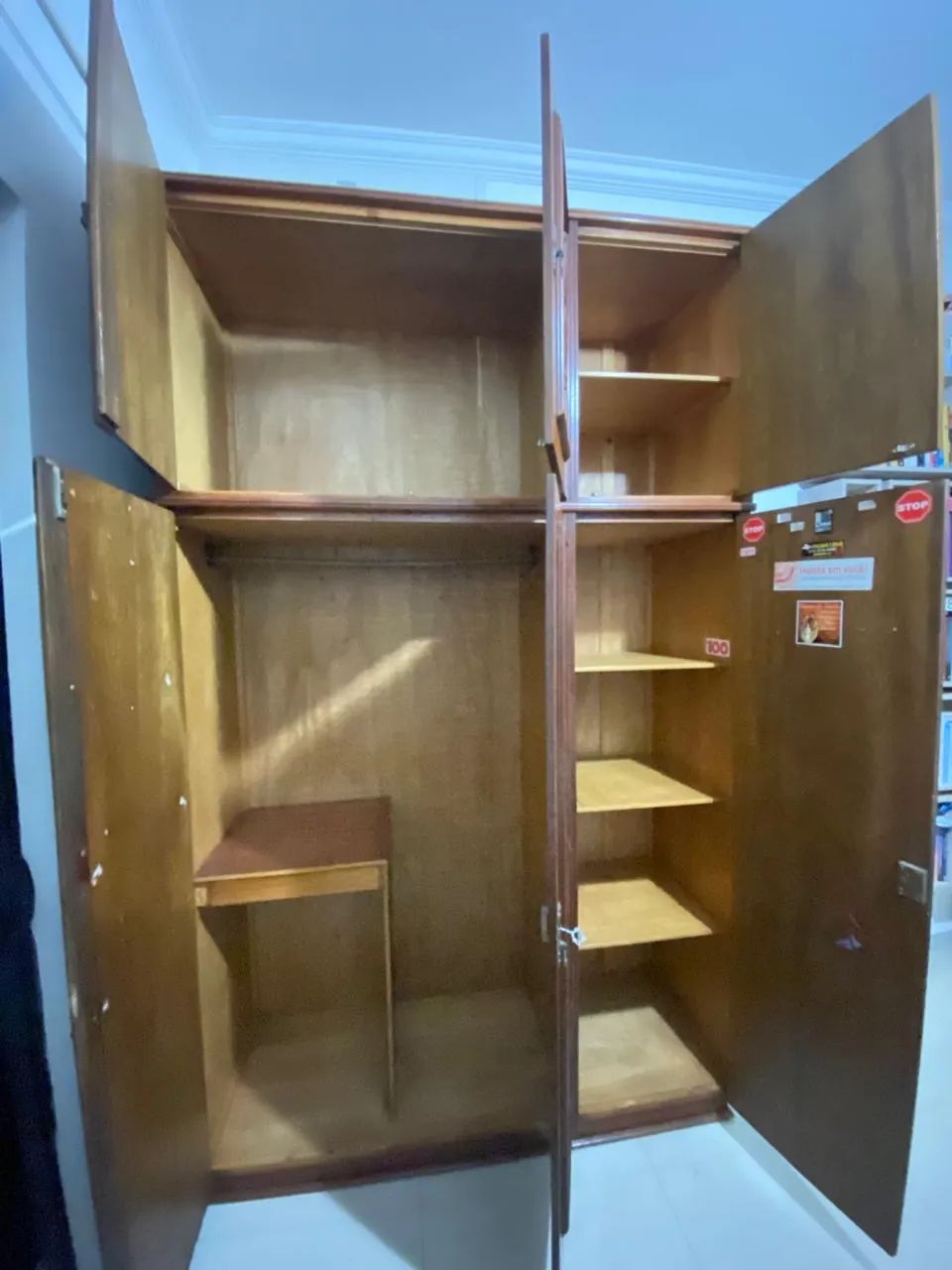Guarda roupa de madeira maciça 3 portas