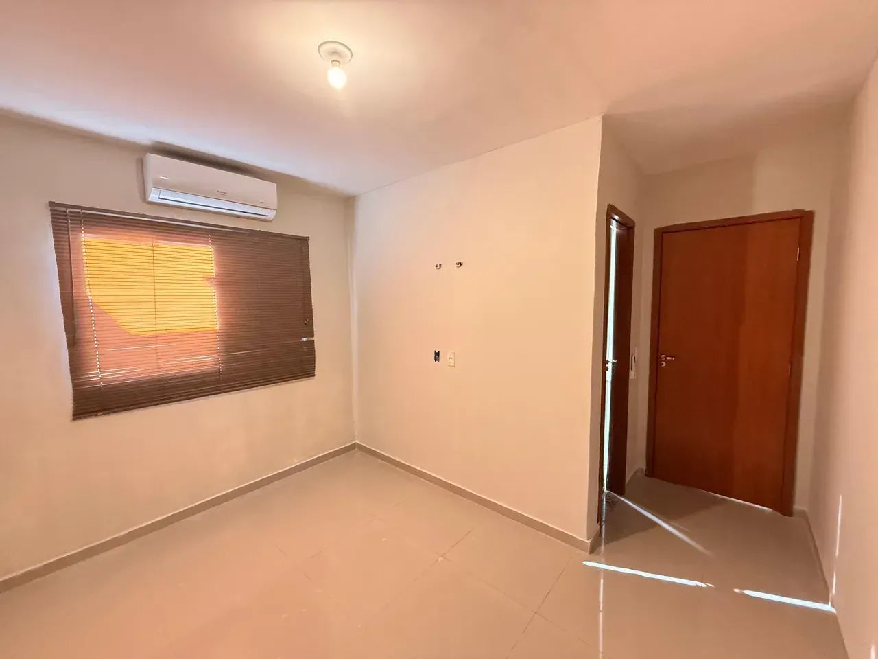 CASA NOVA  2/4 COM SUITE - CONDOMINIO ATHENAS - Foto 3